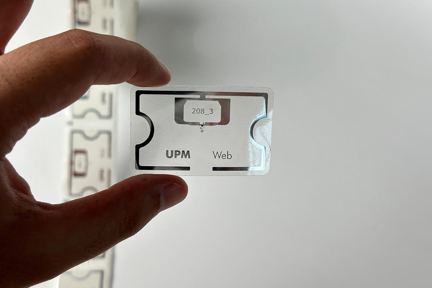 UPM Web 208-3 Şeffaf RFID Etiket