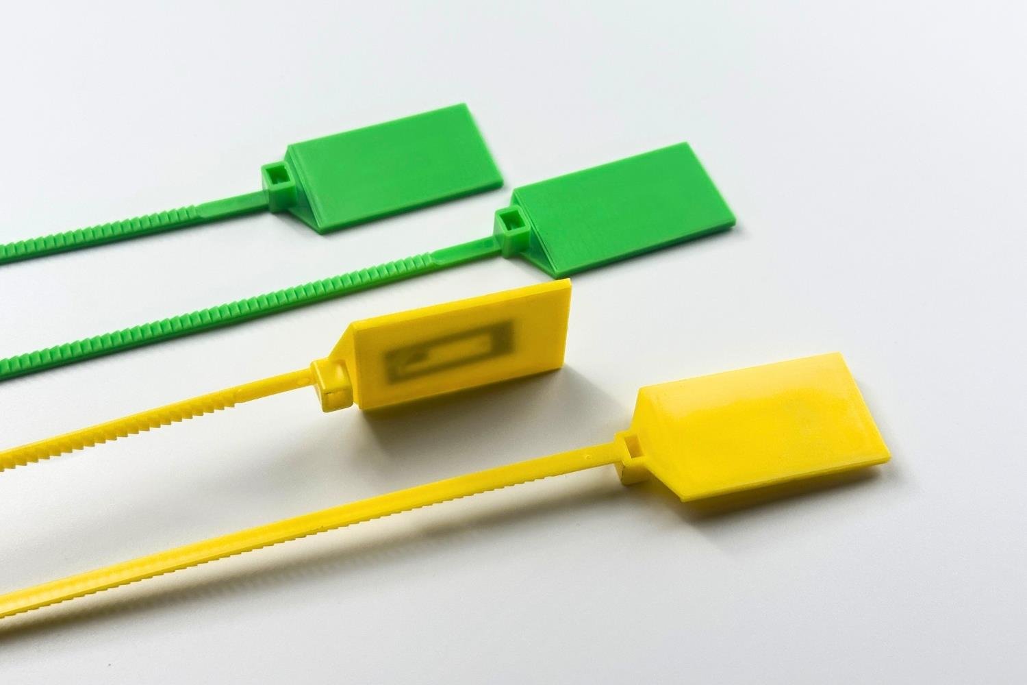 Uzun Tip PP RFID Mühür – 52x27mm, NTAG213 Uyumlu