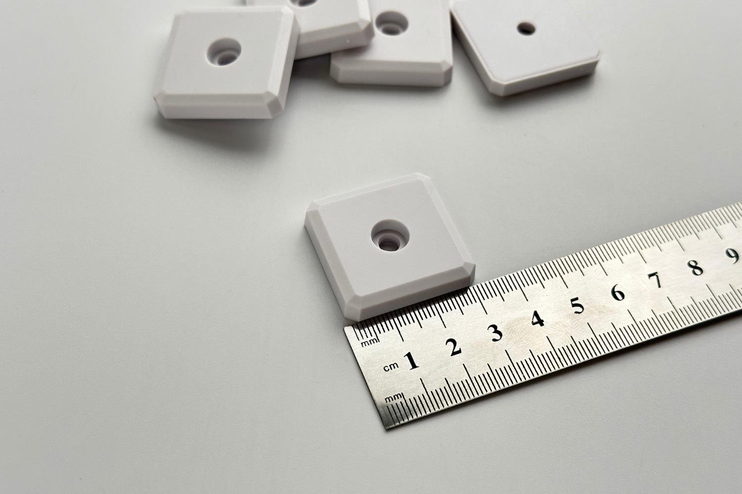 Vidalanabilir Metal Üstü UHF RFID Hard Tag 