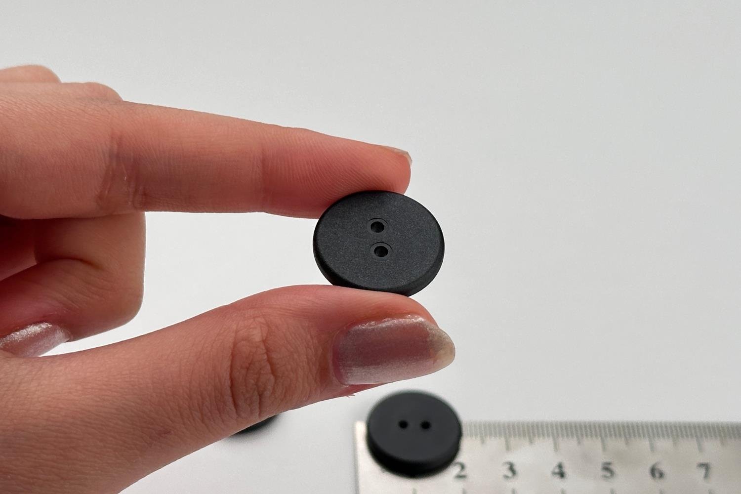 Yüksek Performanslı 20mm NTAG213 NFC Tag İki Delikli