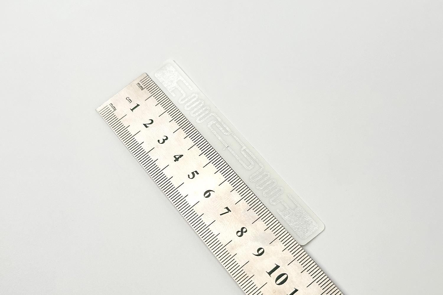 Yüksek Performanslı 98x12 mm U9 UHF RFID Etiketi