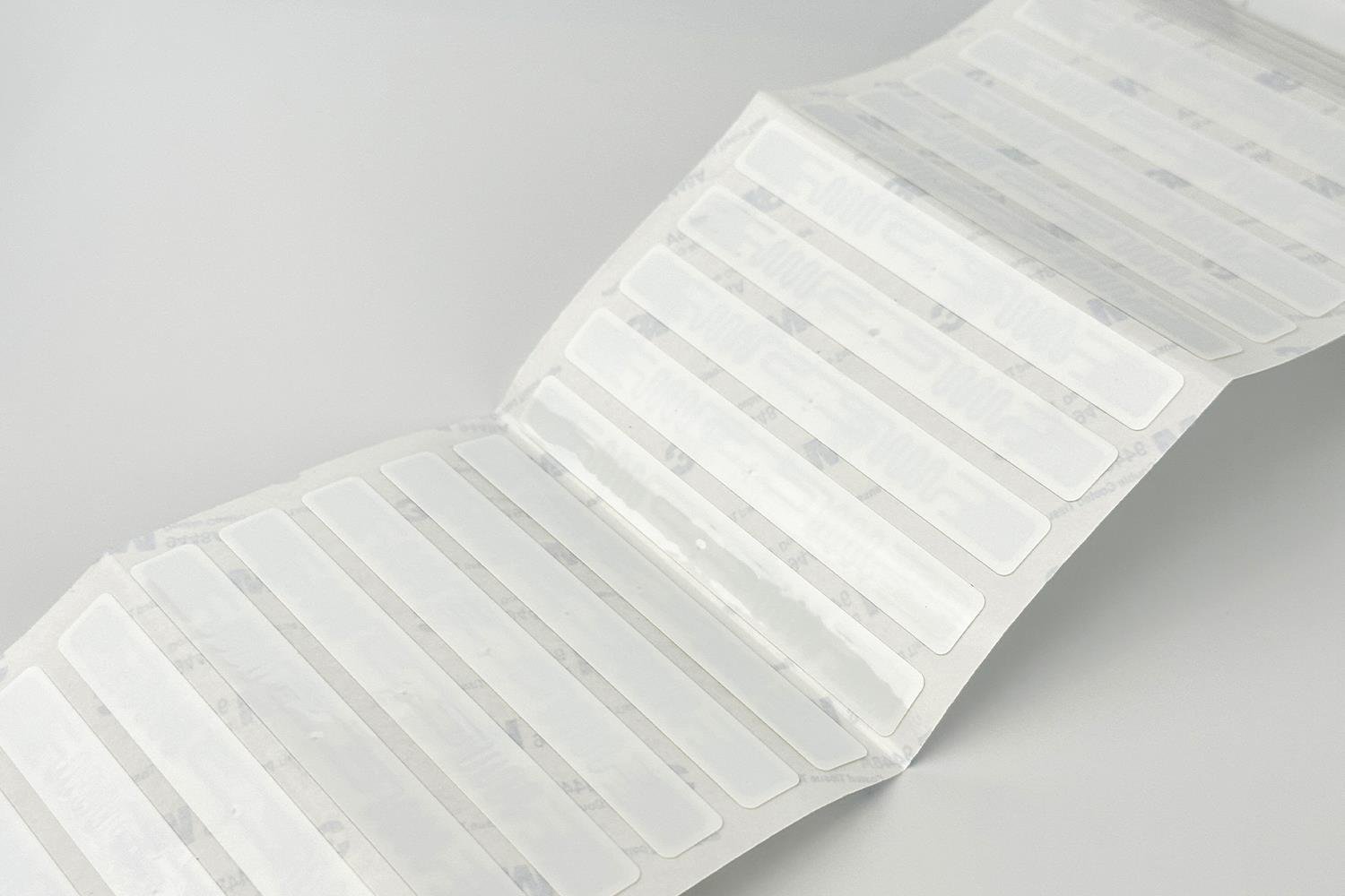 Yüksek Performanslı 98x12 mm U9 UHF RFID Etiketi