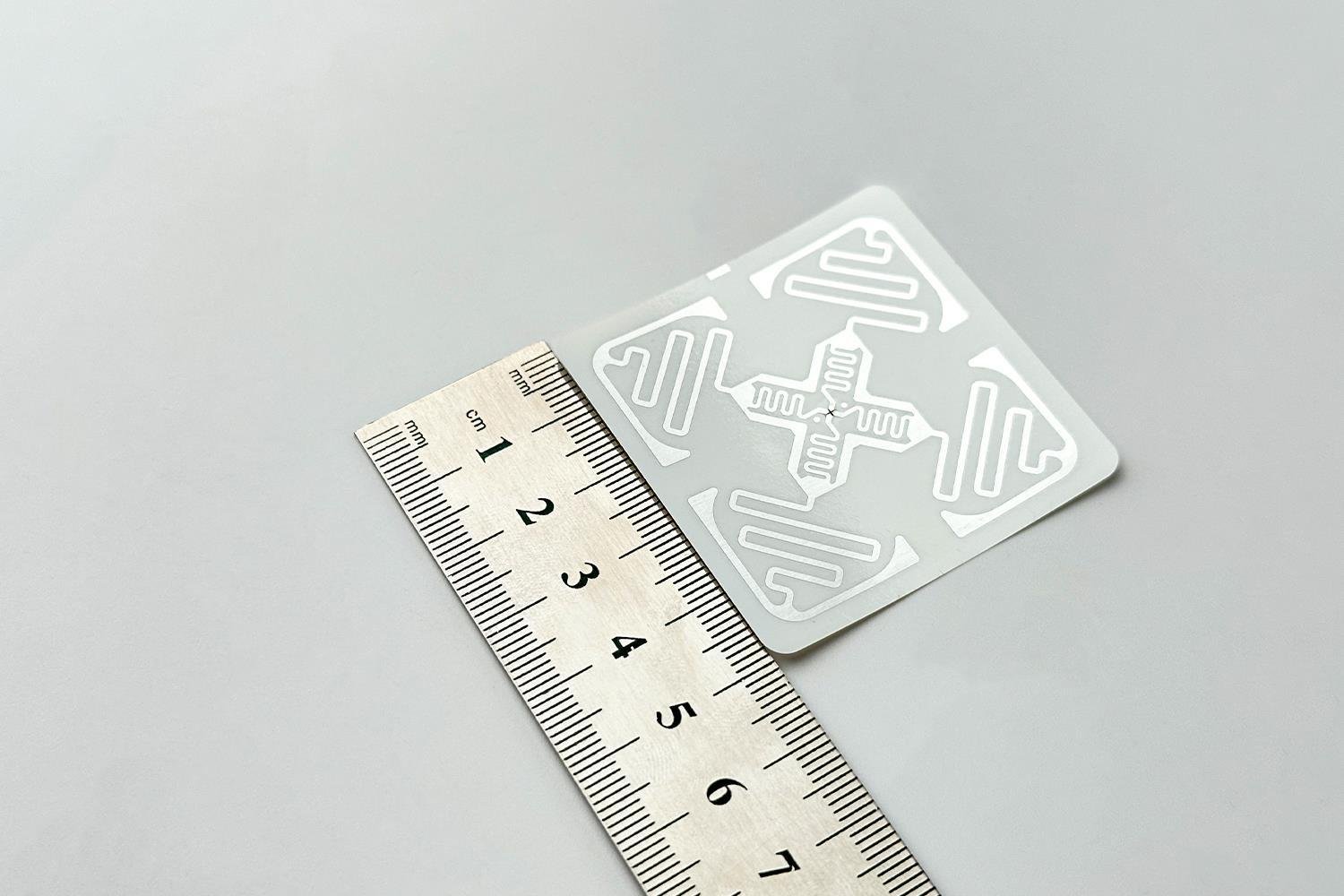 Yüksek Performanslı RFID Etiket 73GB 50x50 mm
