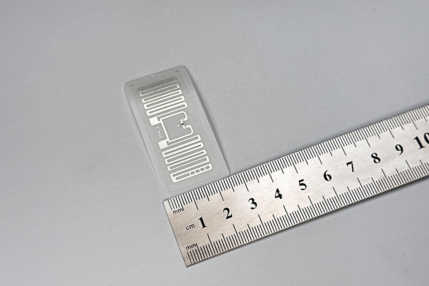 Yüksek Performanslı UHF RFID Etiketi 52x26 mm