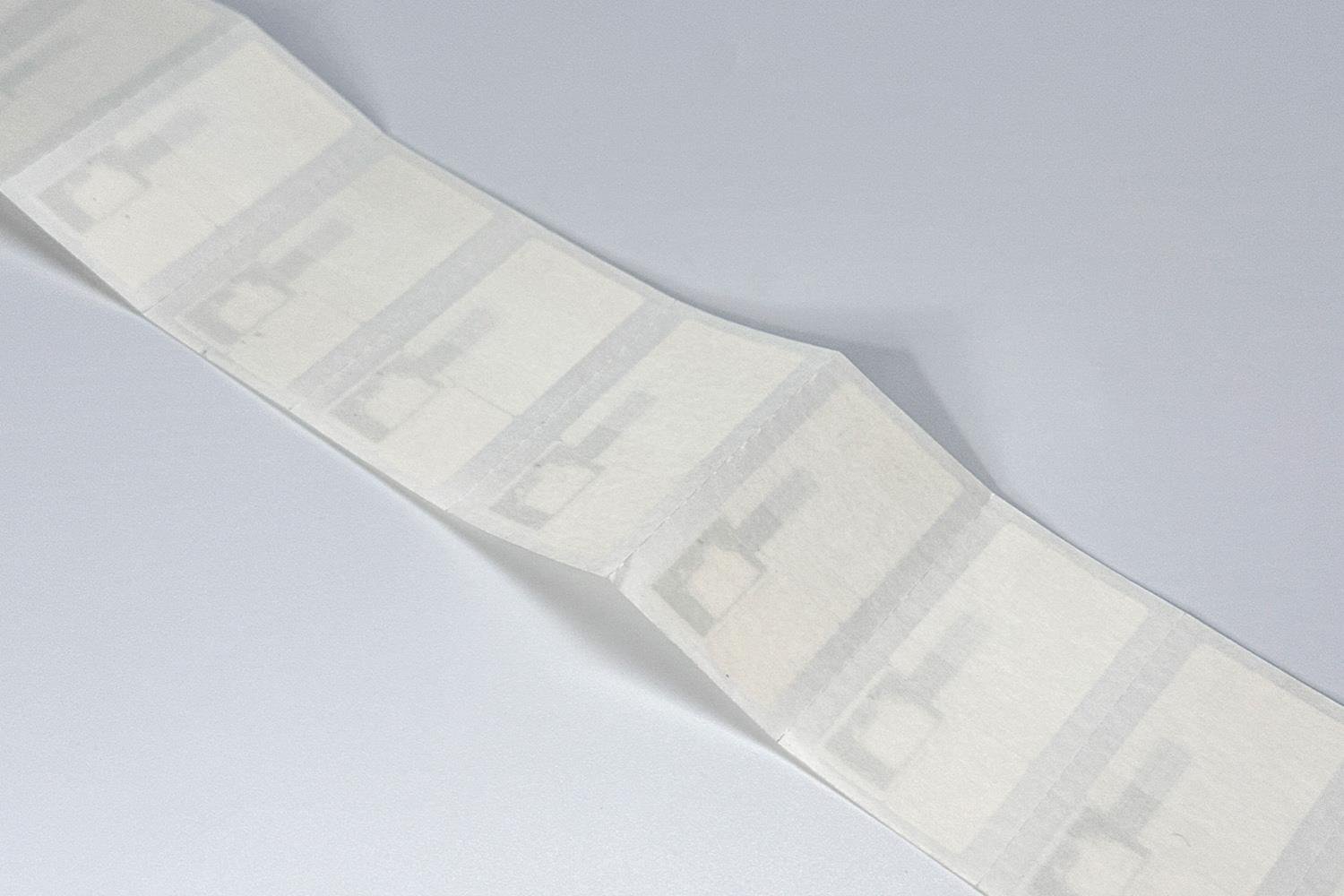 Yüksek Performanslı UHF RFID Takı Etiketi