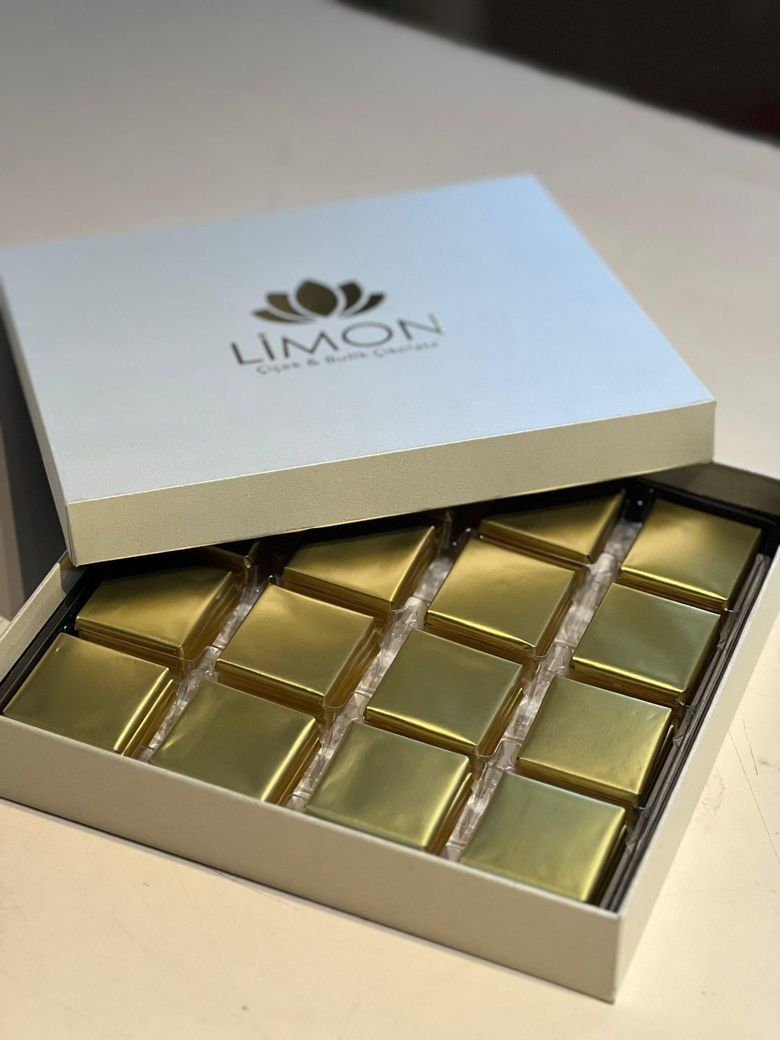 Beyaz Kutu İçersinde Gold Sargılı Madlen Çikolata Elit 48 Adet