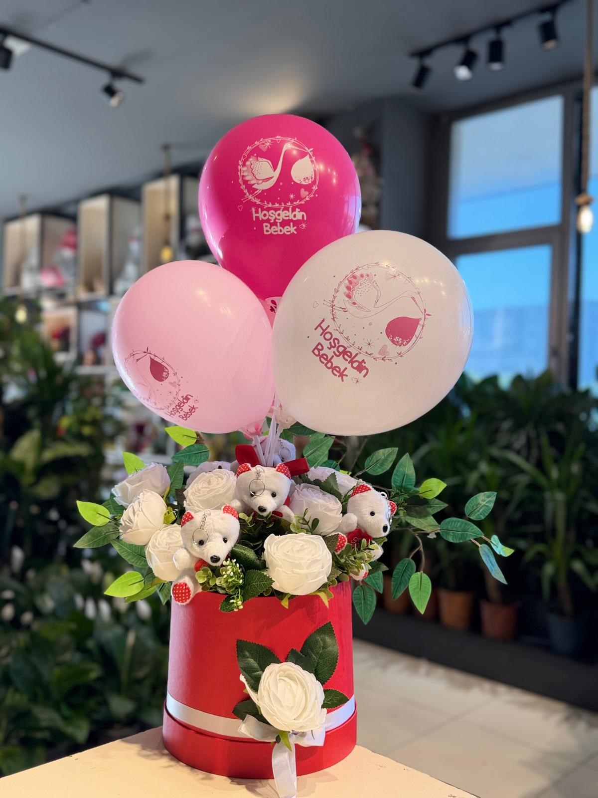 Büyük Kırmızı Kutuda Yapay Çiçek Aranjmanı  Pembe Balon