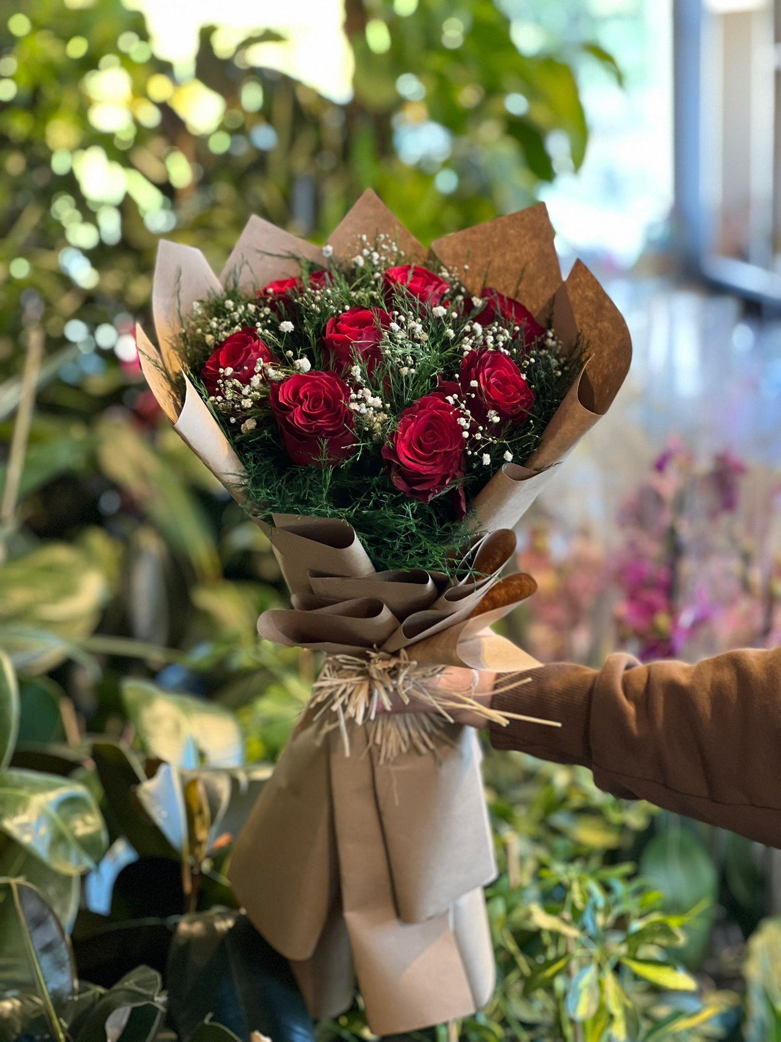 İthal Kırmızı 8'Li Gül Buketi