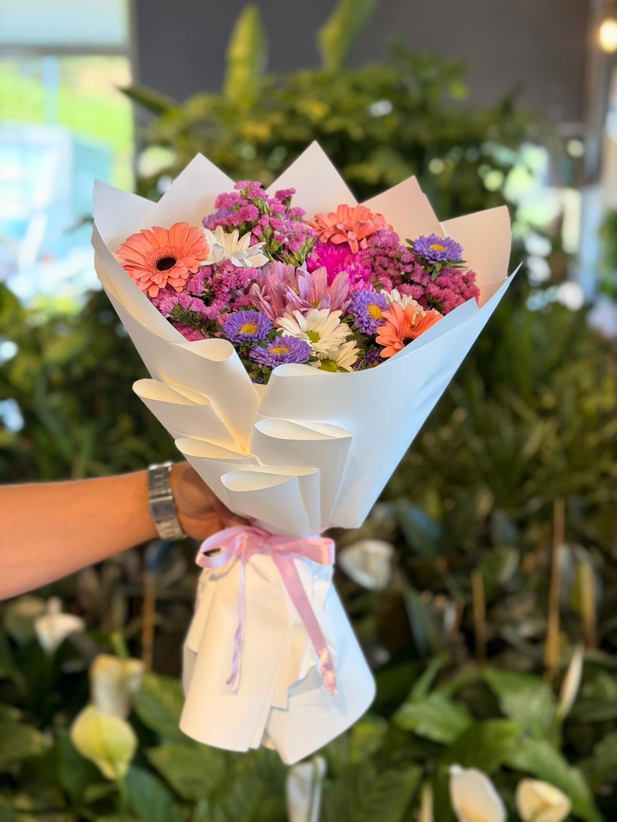 Papatya Hüsnü Yusuf Aster Gerbera Karışık Buket Beyaz Pake