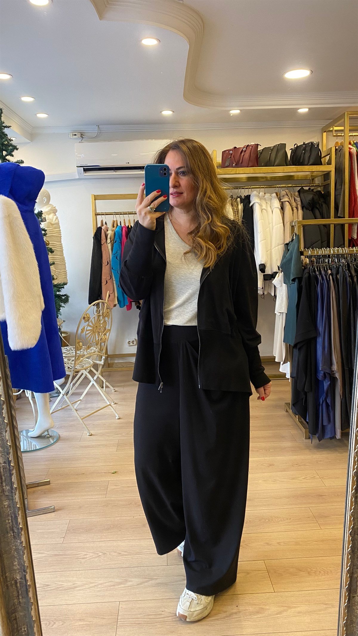 Asimetrik Arka Detay Kapüşonlu Madal Ceket Siyah