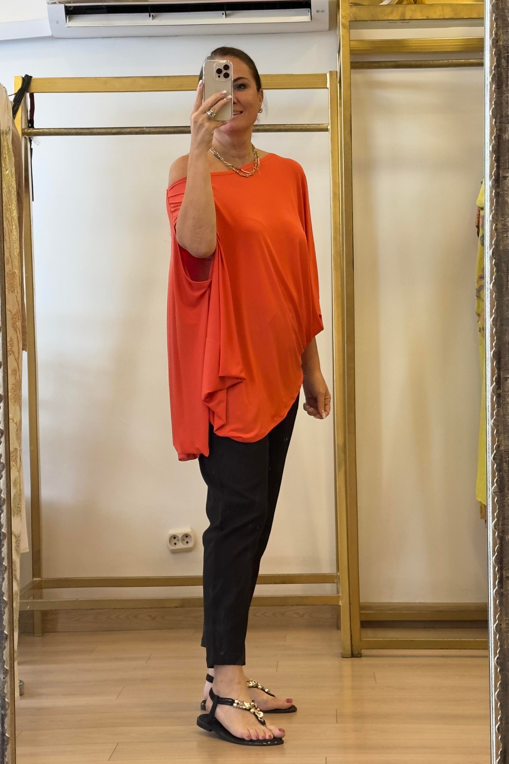 Asimetrik Model Tasarım Bluz Nar Çiçeği