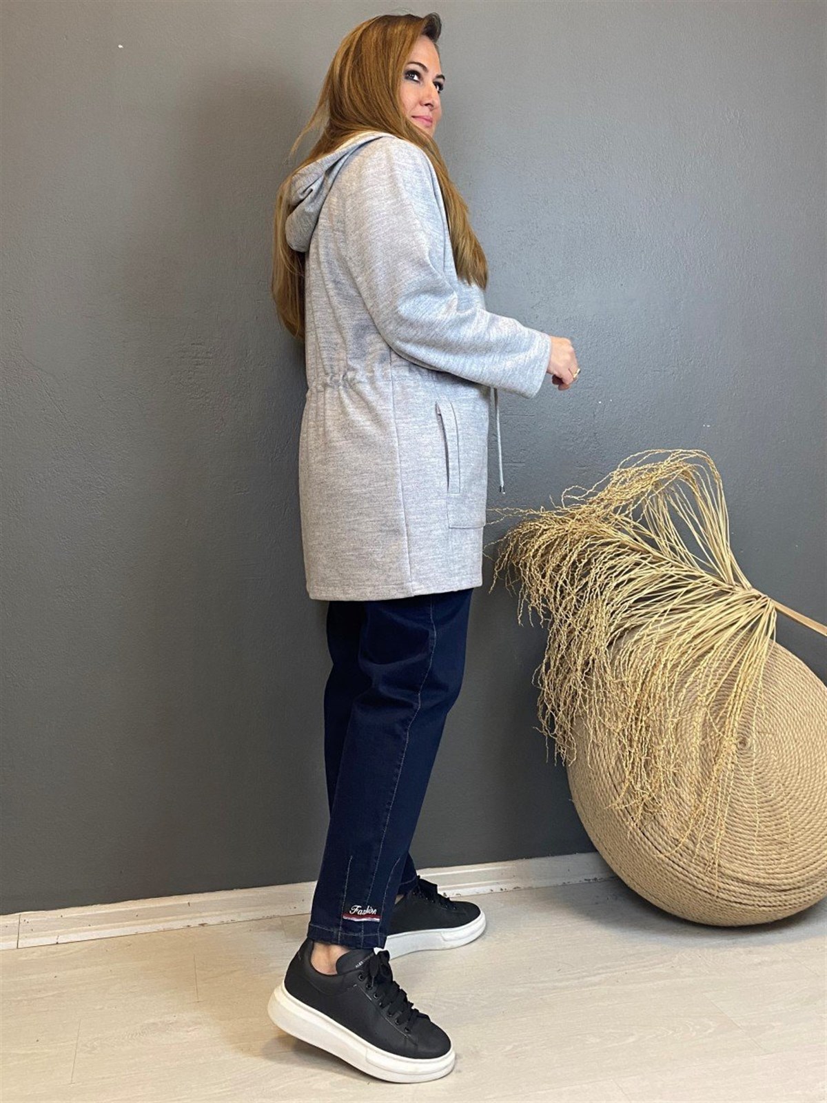 Belden Büzgülü Kapüşonlu Ceket