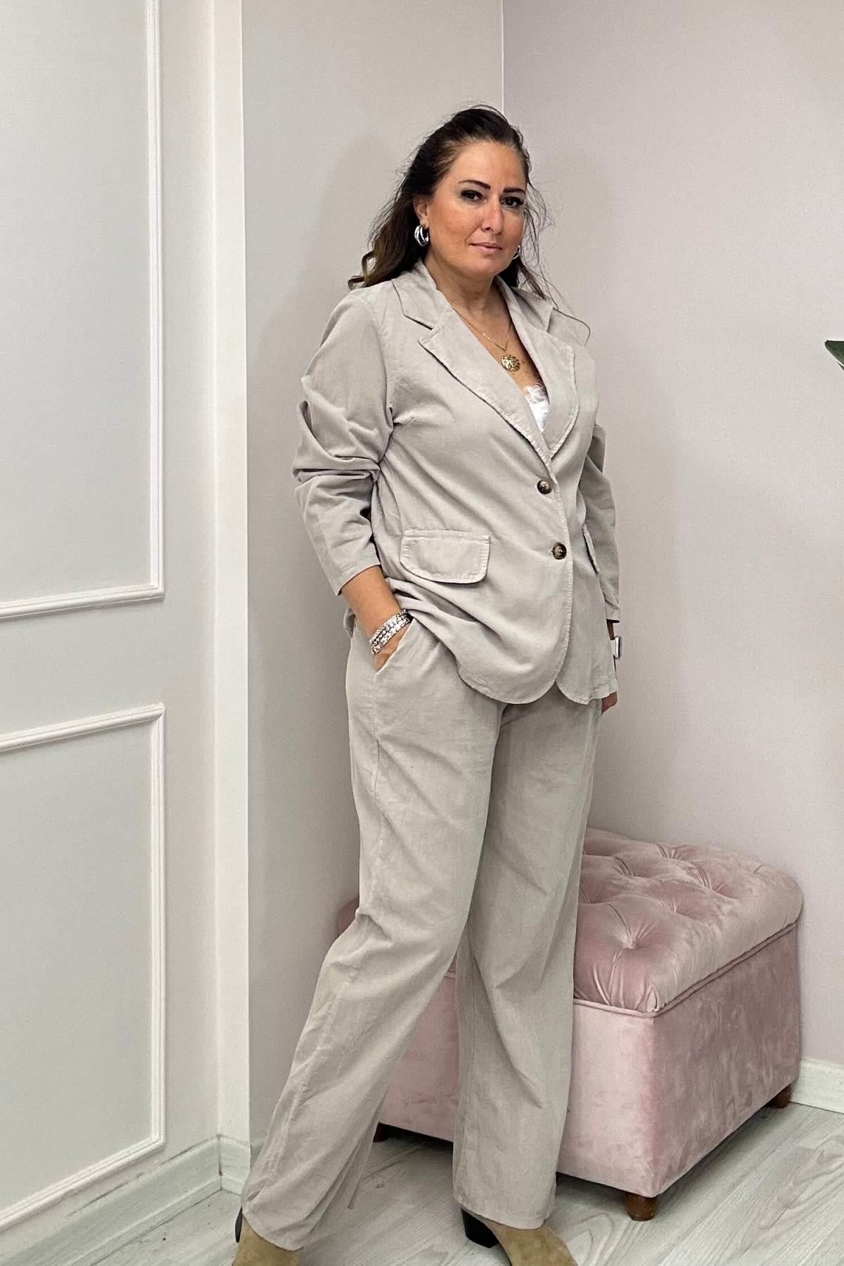 Blazer Ceketli Kendinden Kemerli Boru Paça Pantalonlu Takım Bej