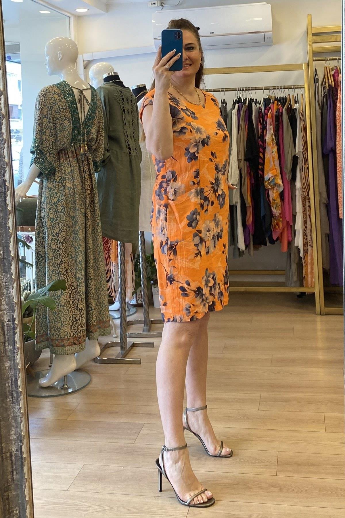 Çiçek Desenli Beli Lastik Detaylı Keten Elbise Turuncu