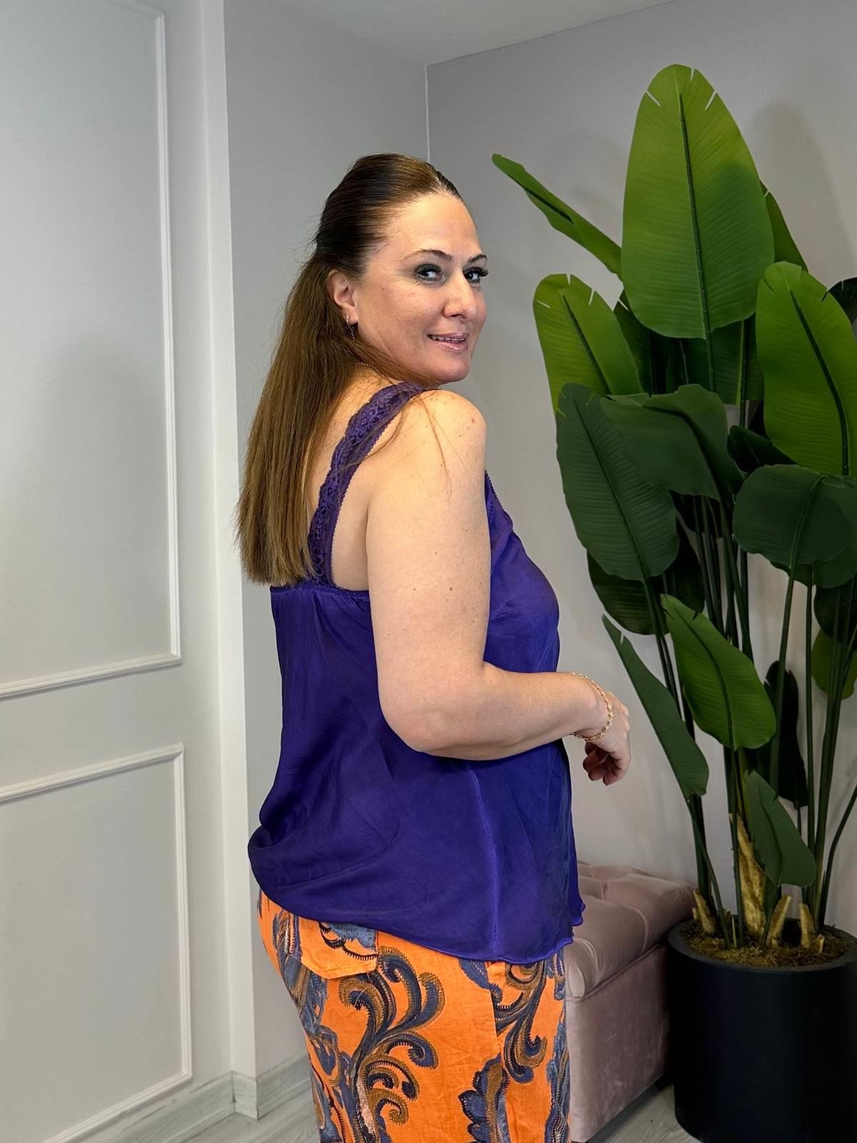 Dantel Detaylı Askılı İpek Bluz Mor