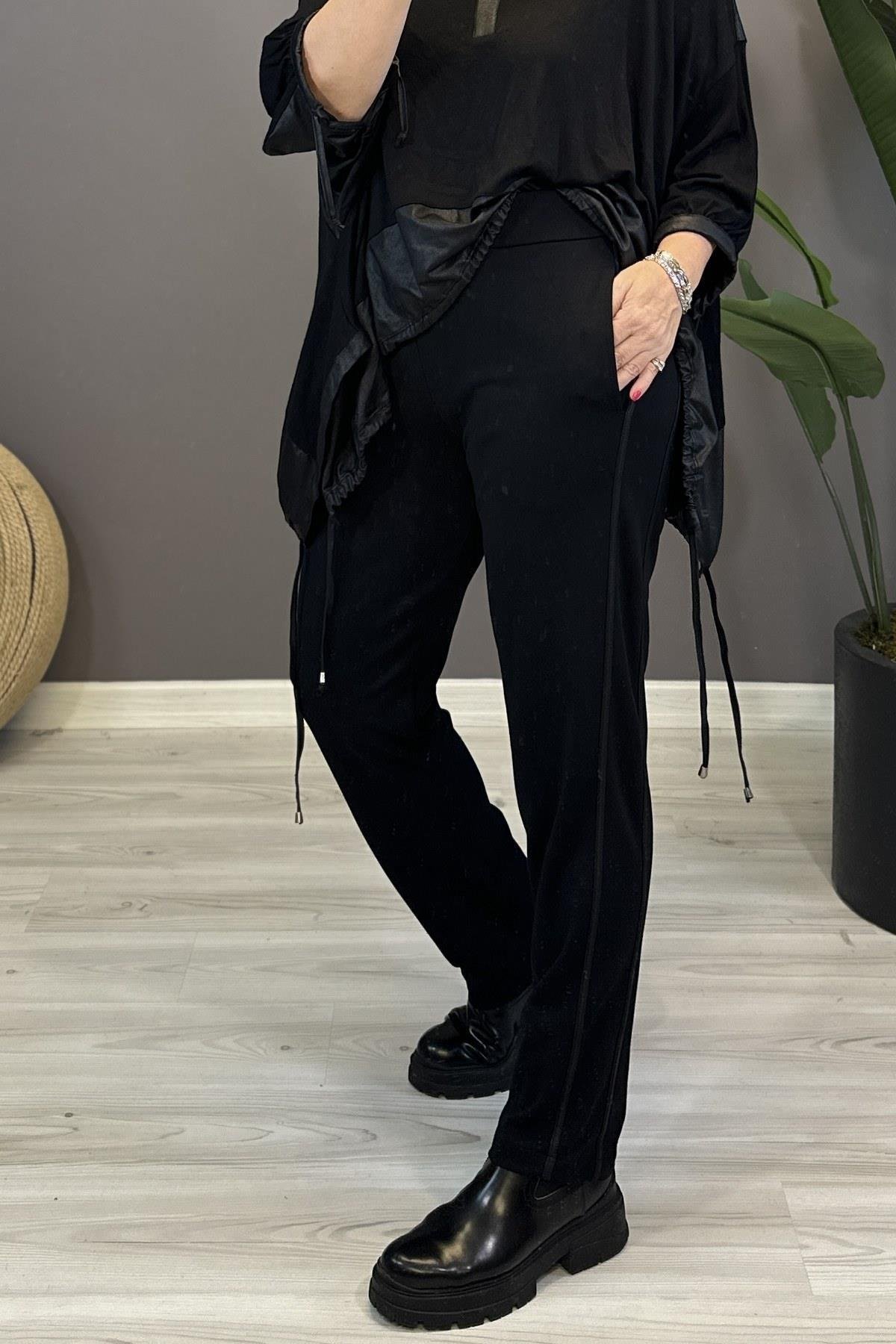 Deri Şerit Detaylı Çelik Örme Pantolon Siyah