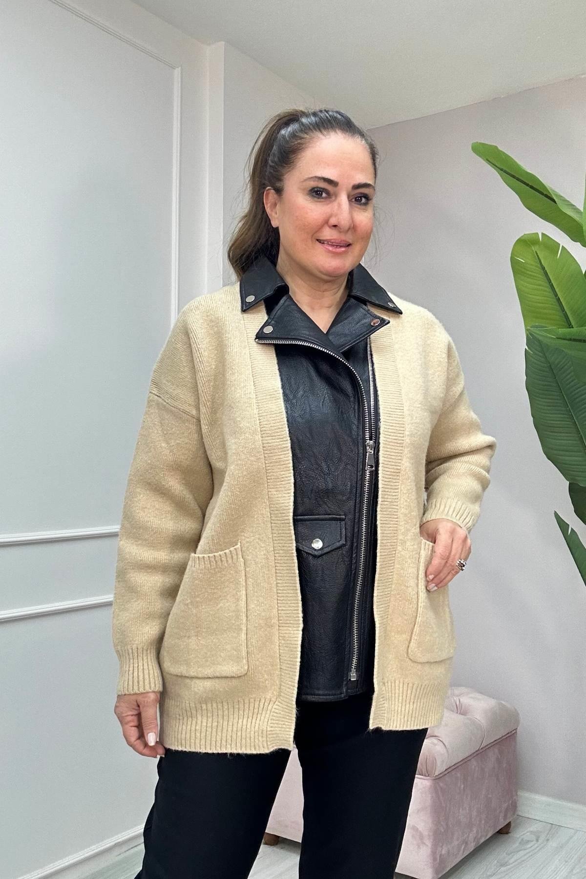 Deri Yaka Detaylı Triko Ceket Siyah