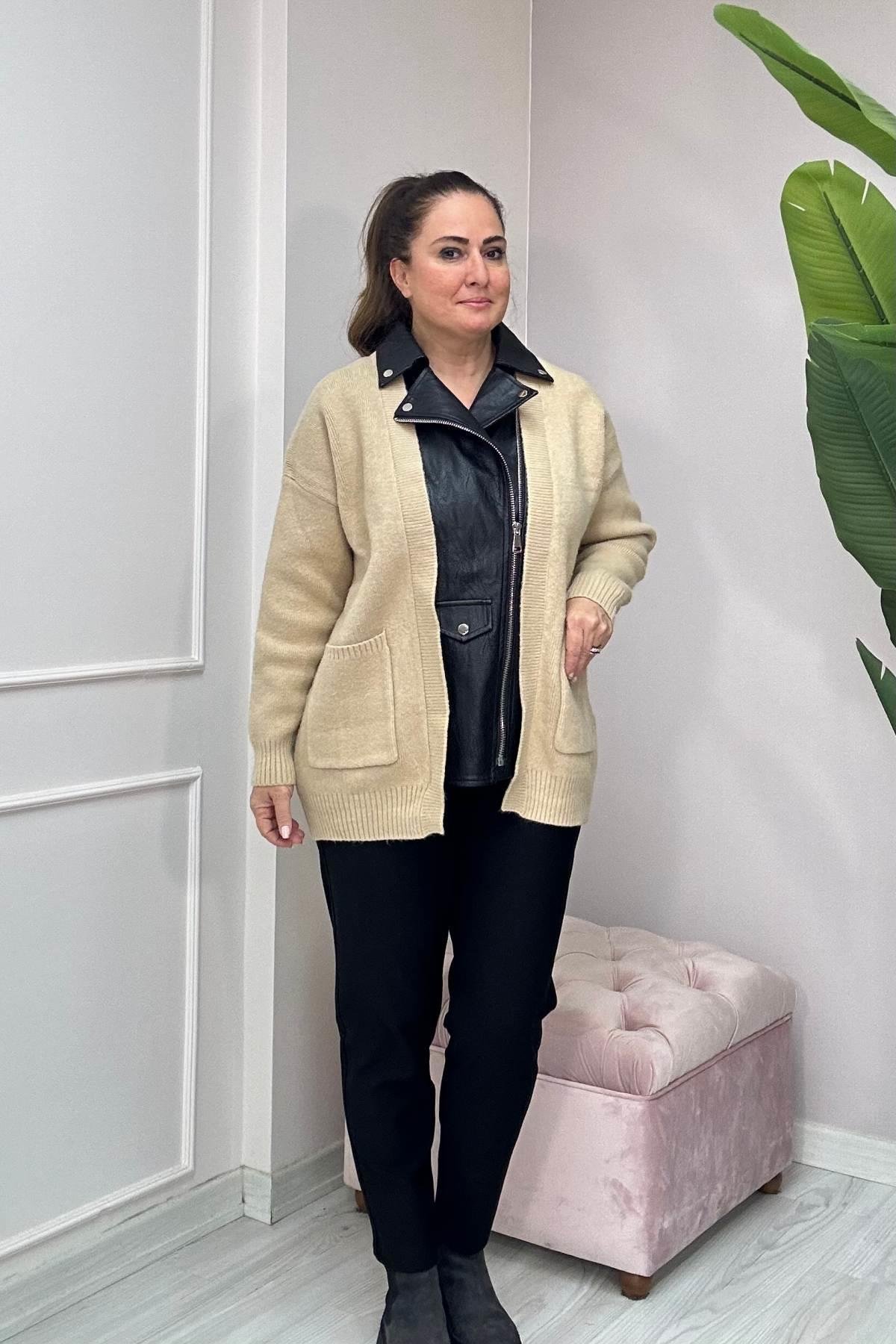 Deri Yaka Detaylı Triko Ceket Siyah