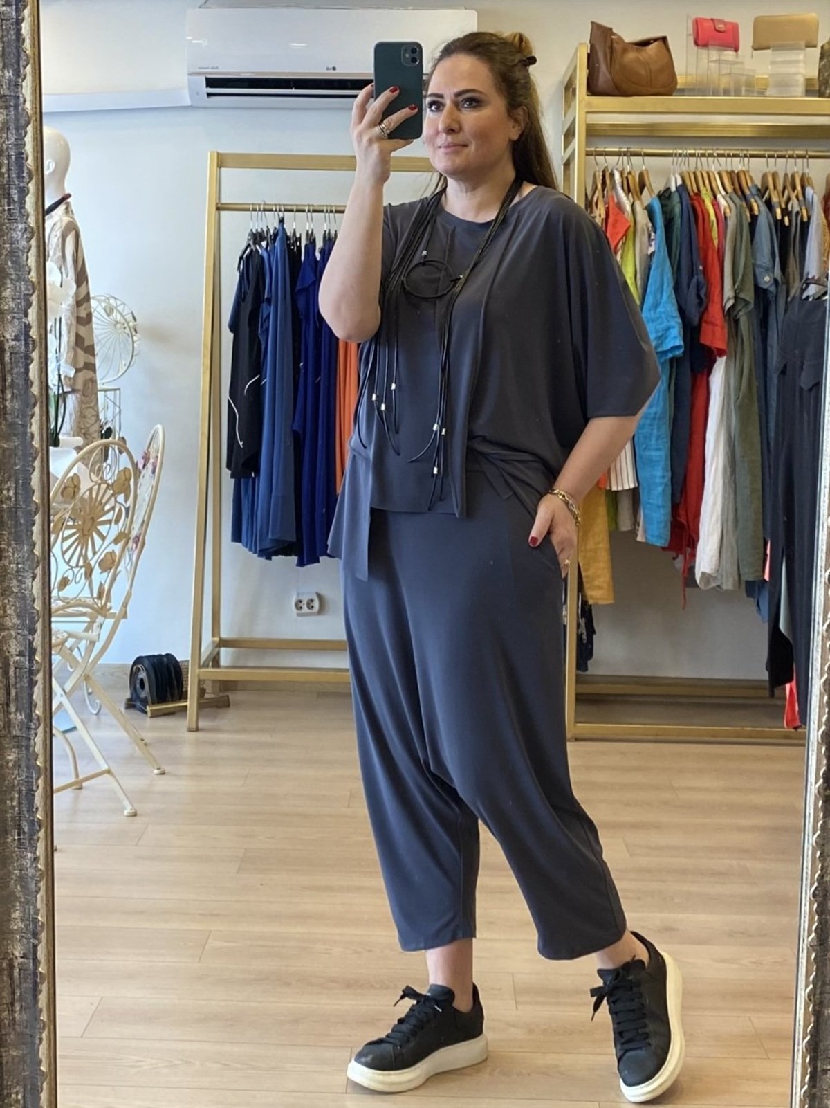 Dikiş detaylı bluz füme