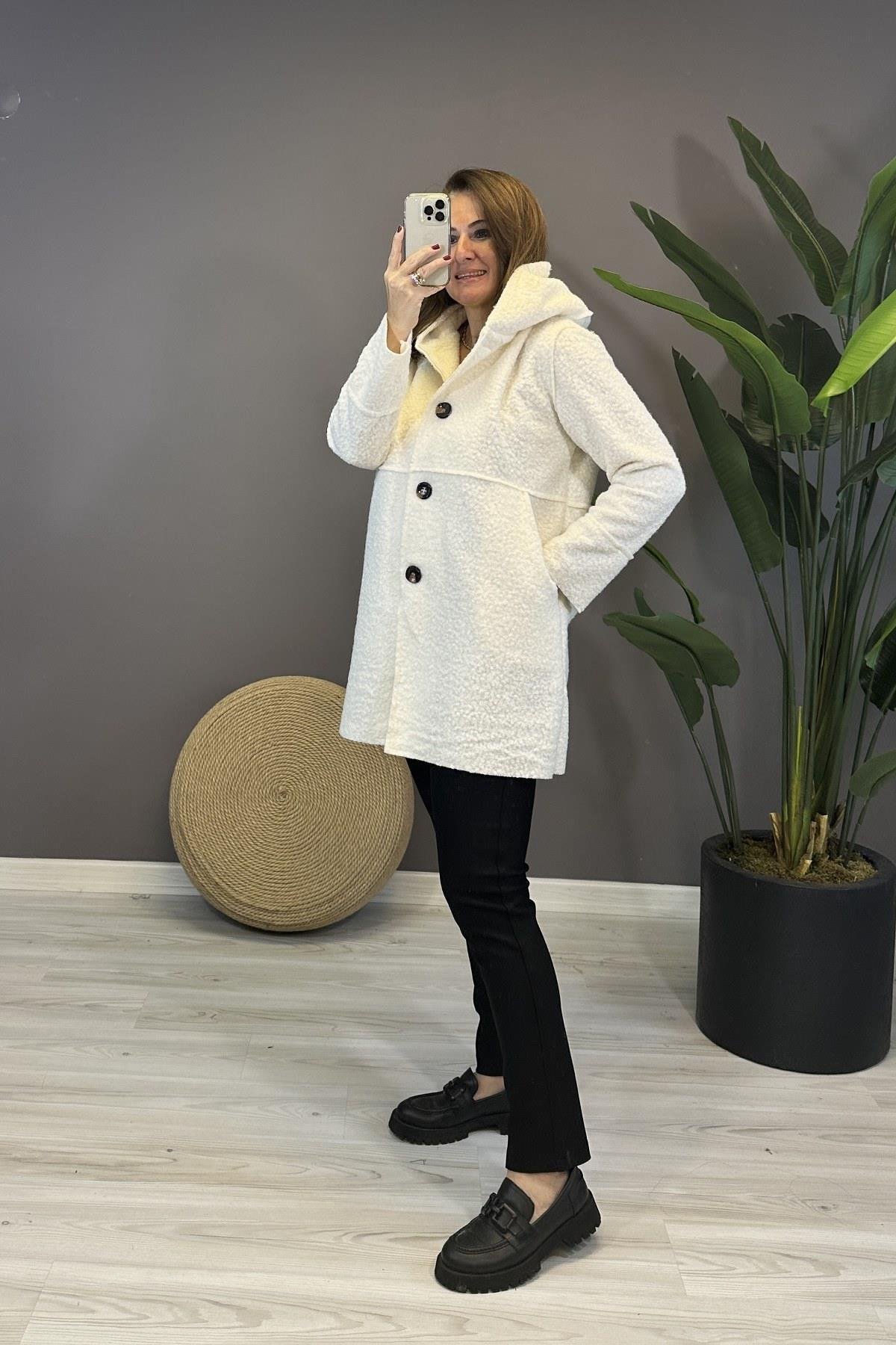 Dikiş Detaylı Kapüşonlu Buklet Mont Beyaz 23128