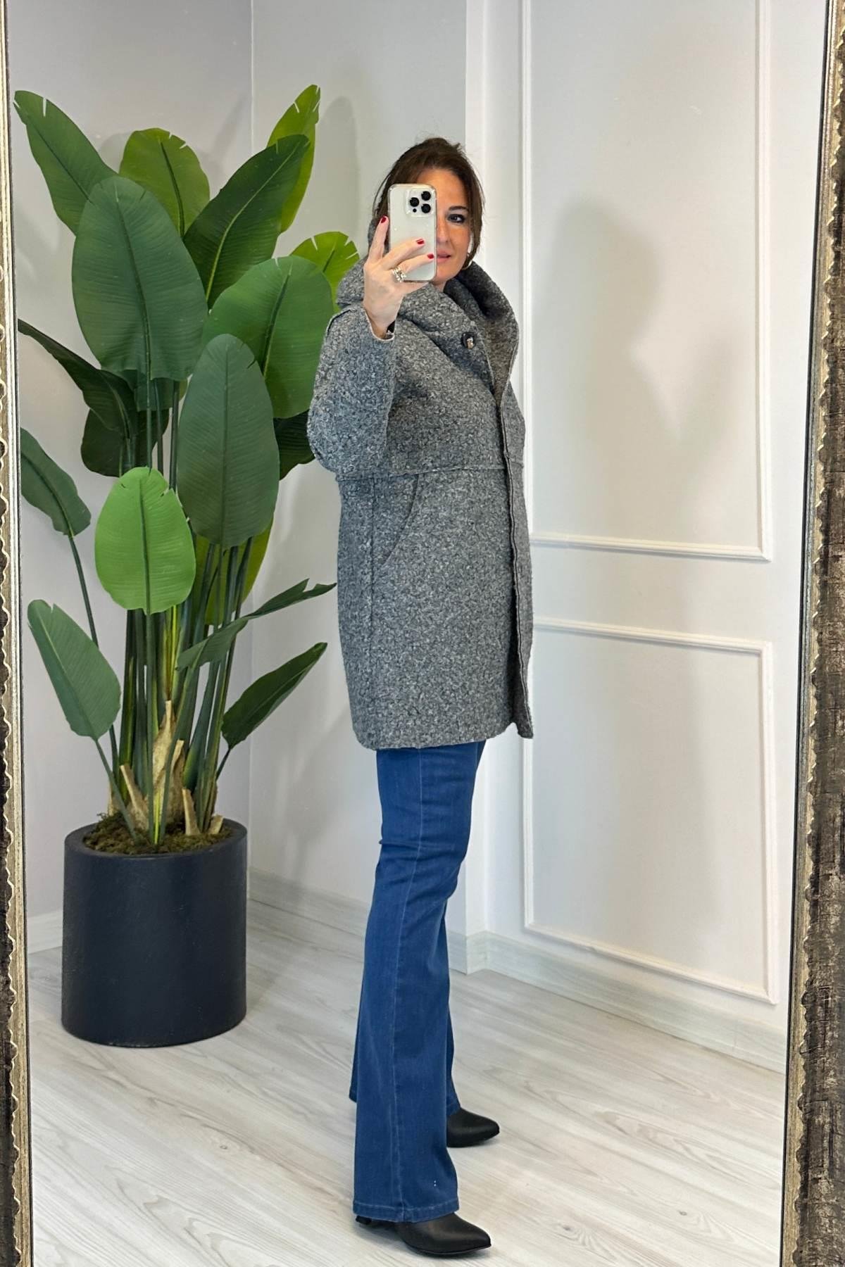 Dikiş Detaylı Kapüşonlu Buklet Mont Siyah 23128