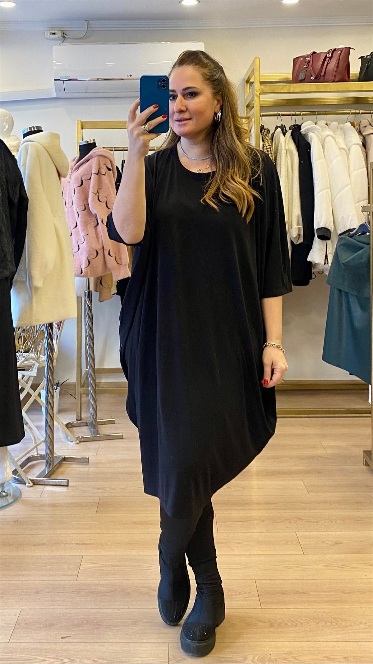 Dikiş Detaylı Oversize Elbise Siyah