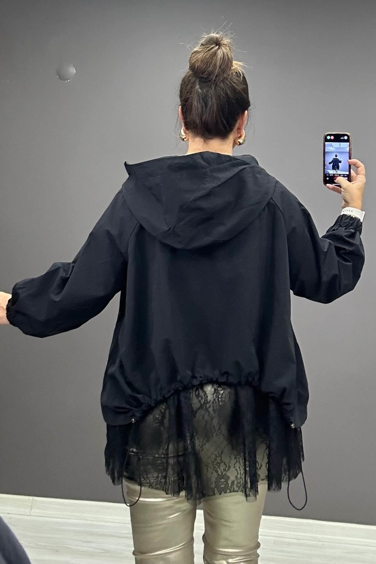 Etek ucu Dantel Detaylı Mont Siyah