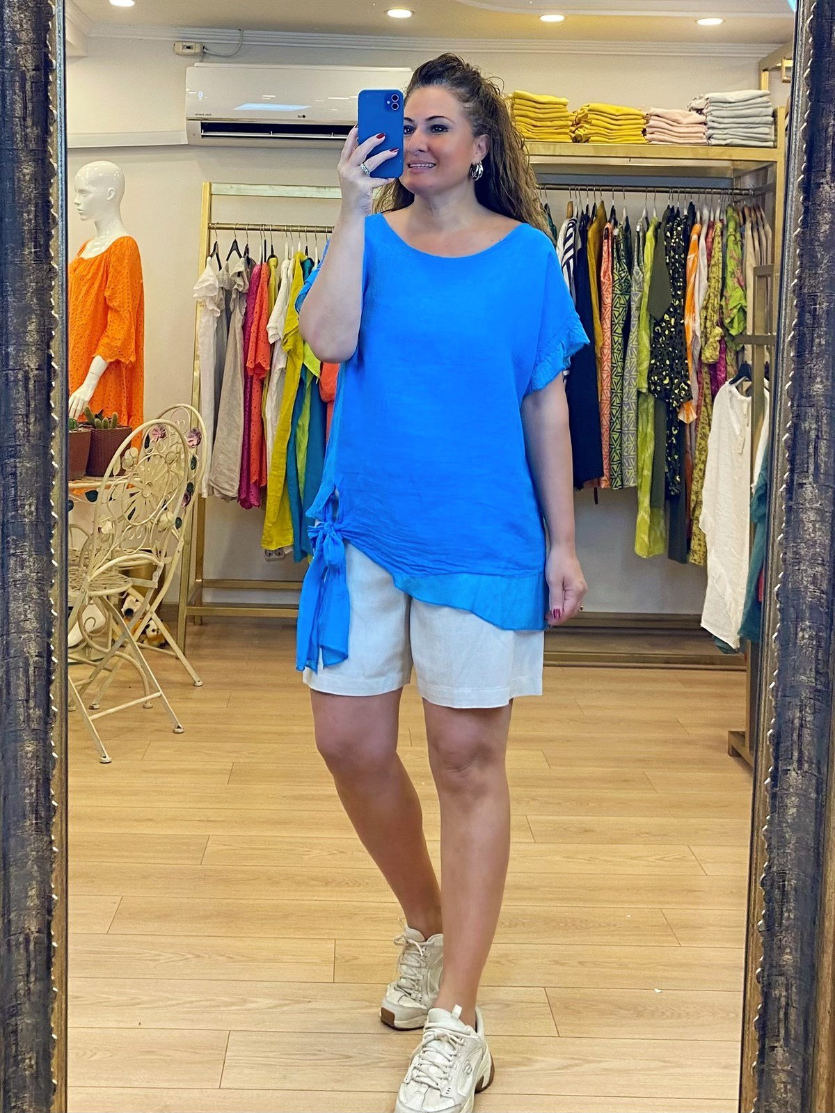 Etek Ucu İpek Detaylı Bluz Mavi