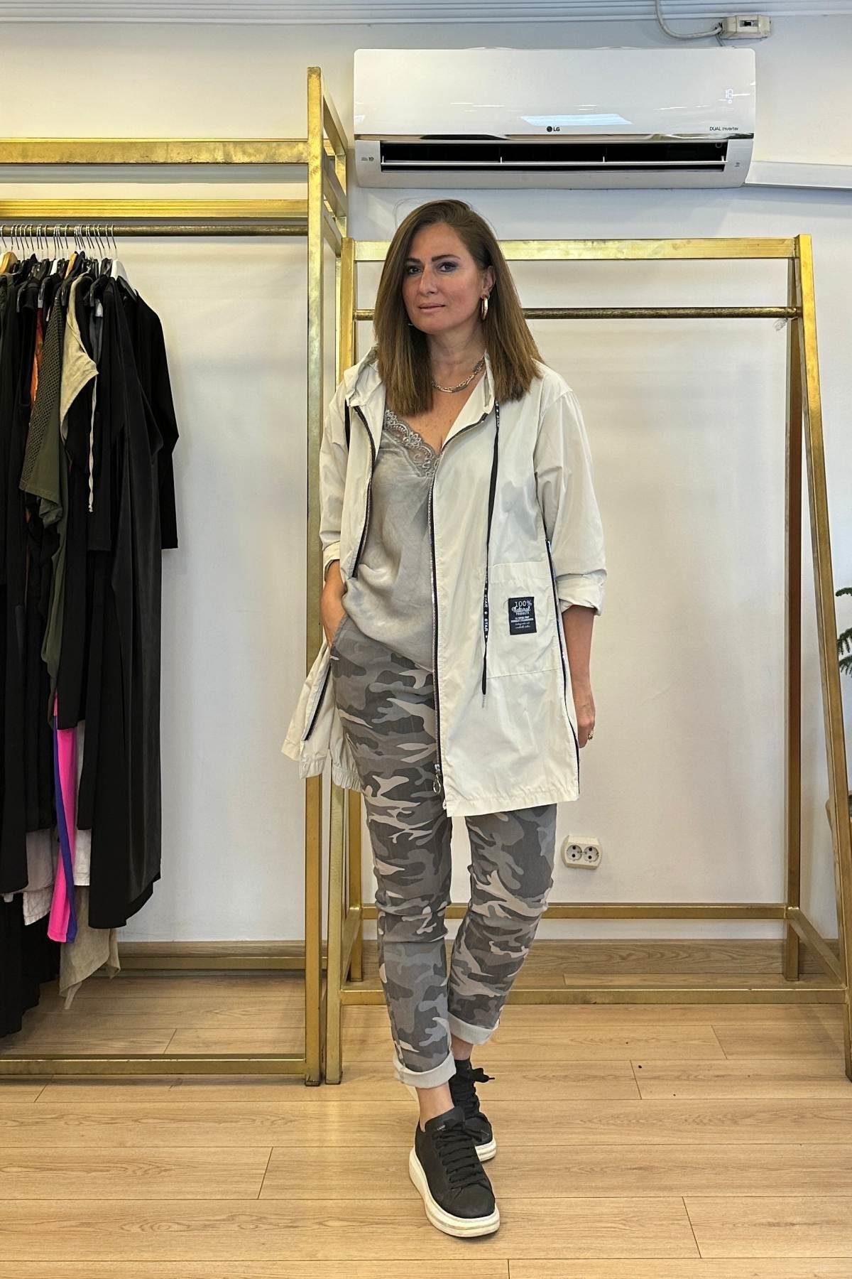 Fermuar Detaylı Kapşonlu Trençkot Bej