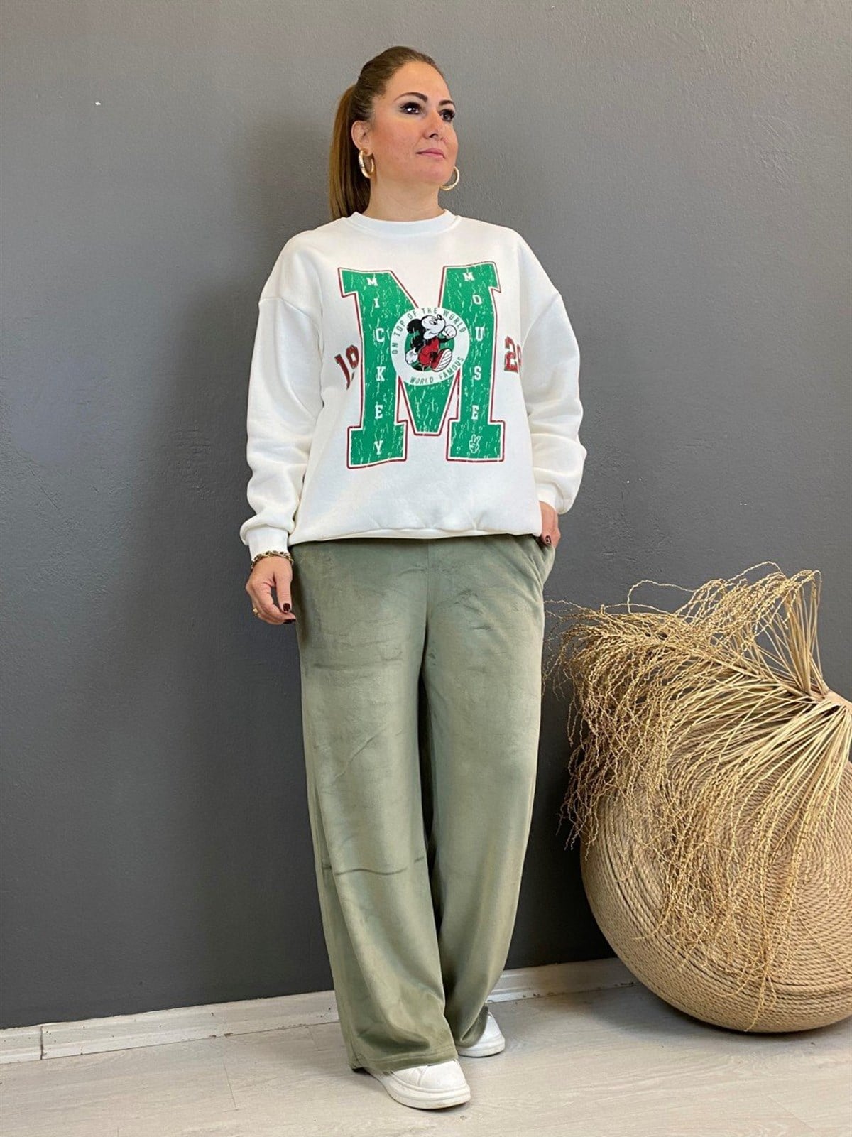 Harf Detaylı Sweat