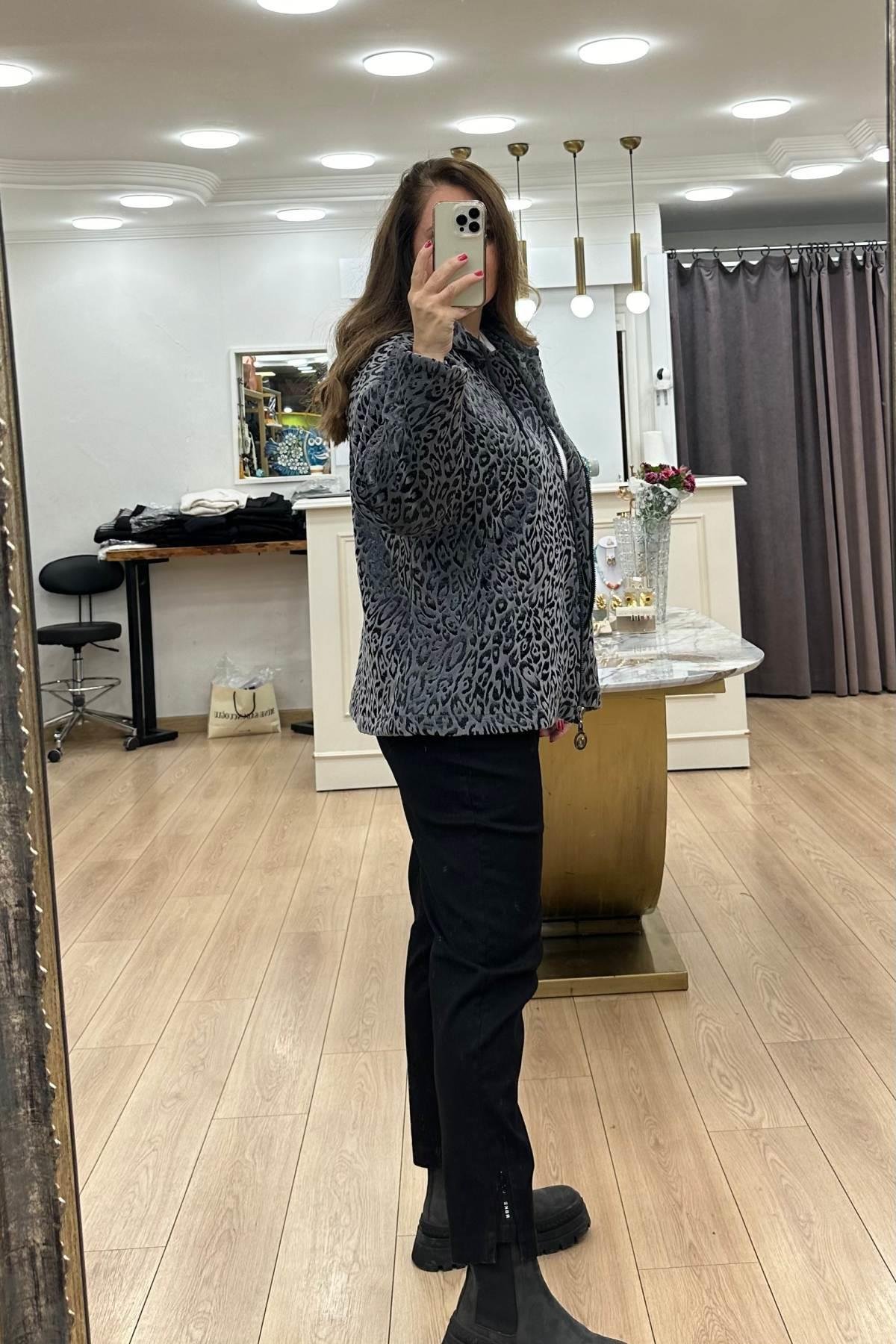 Kapüşonlu Fermuarlı Kabartma Desenli Ceket-Antrasit