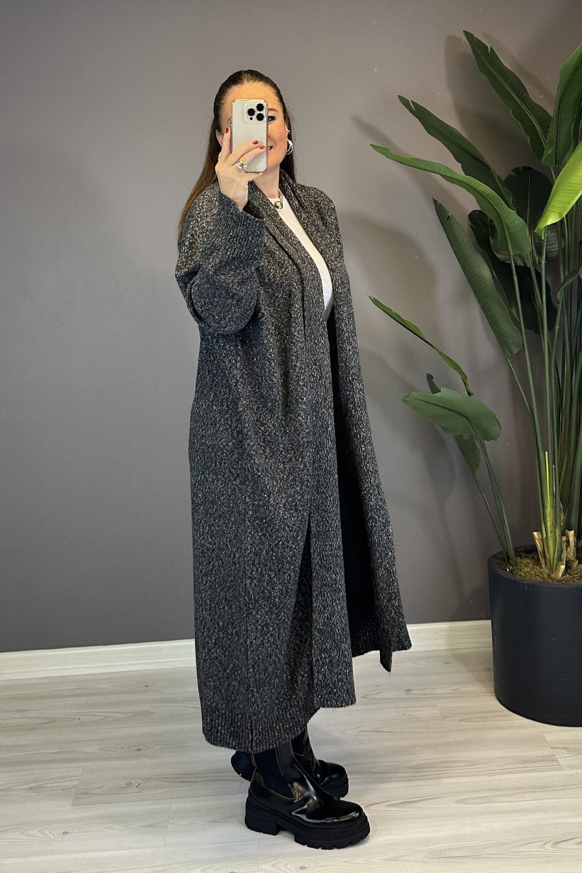 Kırçıllı Yaka Uzun Hırka Siyah