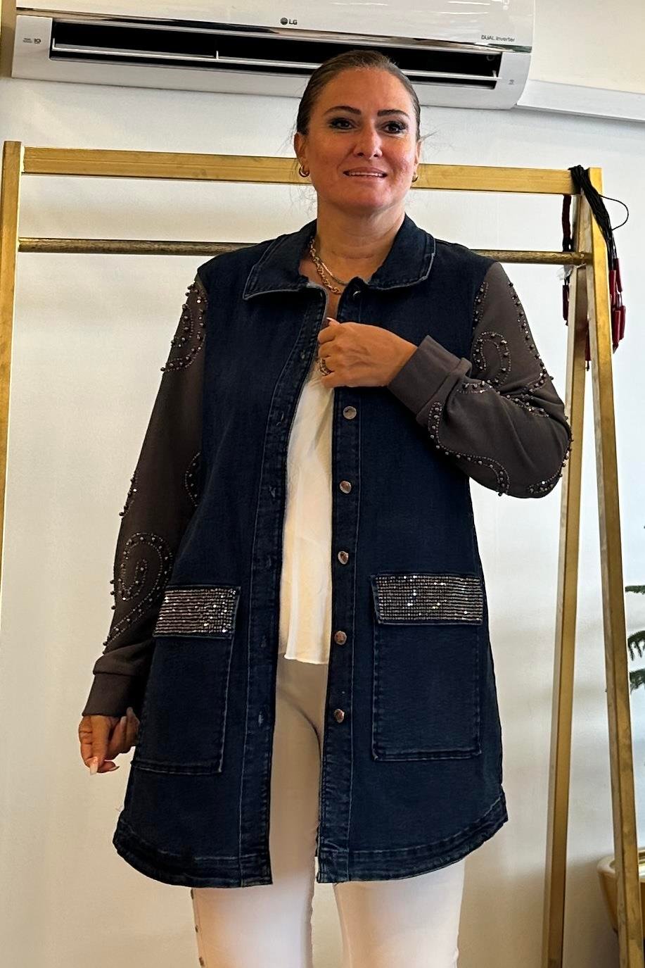 Kol Ve Cepleri Taş İşlemeli Kot Ceket Lacivert