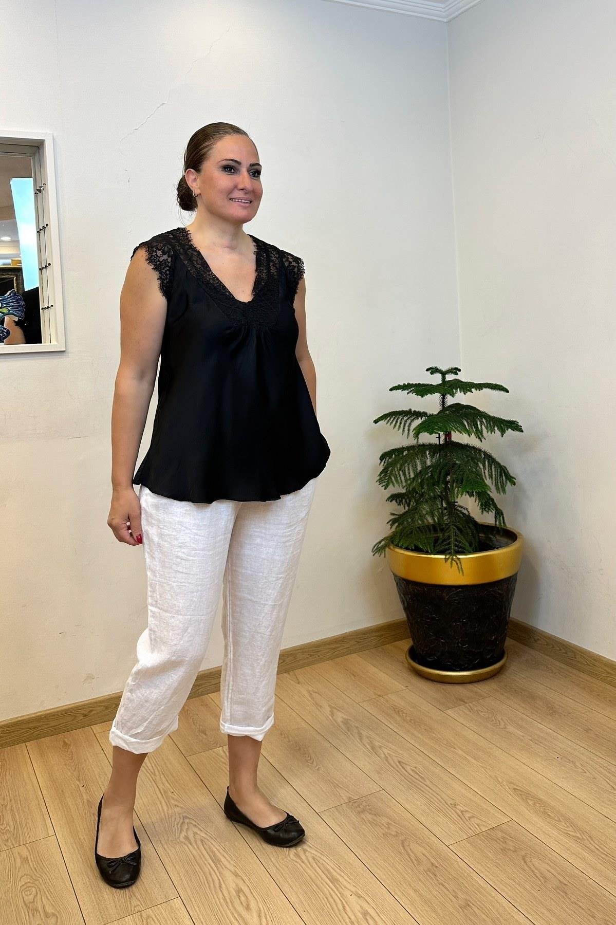 Kol Ve Yaka Dantel Detaylı Bluz Siyah