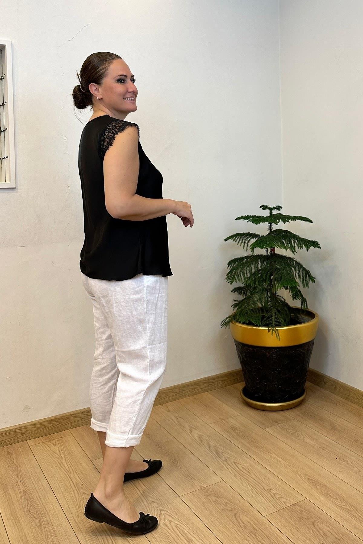 Kol Ve Yaka Dantel Detaylı Bluz Siyah