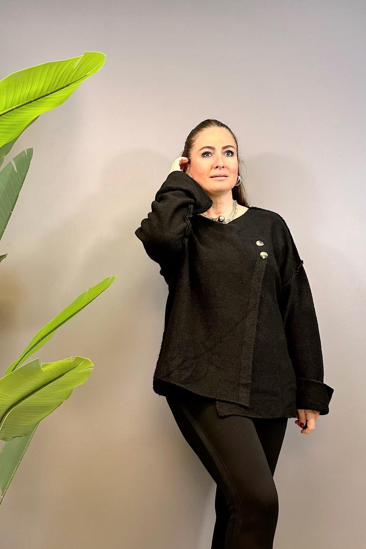 Kolları Katlı İki Düğmeli Hırka Siyah 