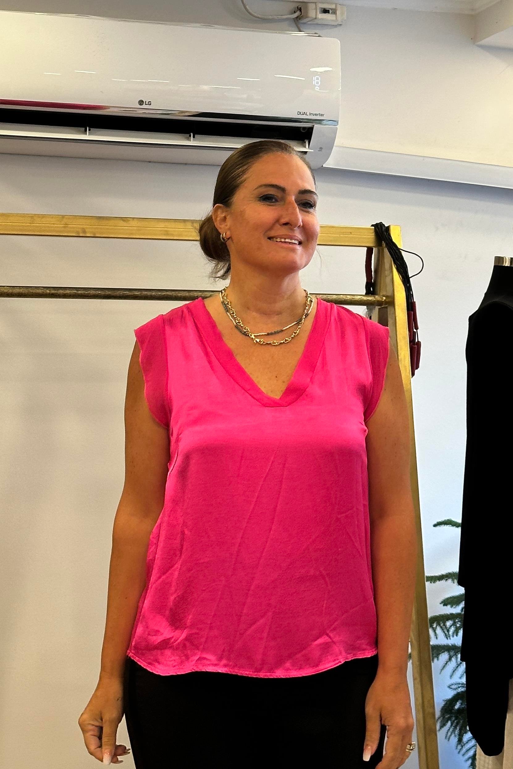 Kolsuz V Yakalı İpek Detaylı Saten Bluz Pembe