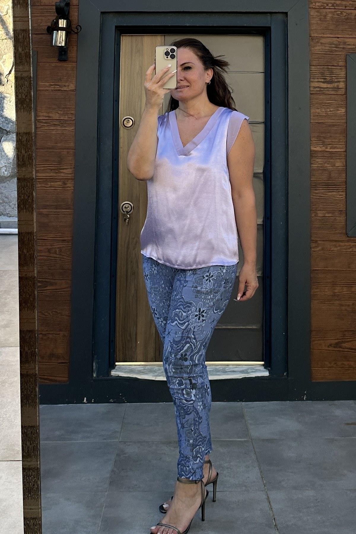 Kolsuz V Yakalı İpek Detaylı Saten Bluz Lila