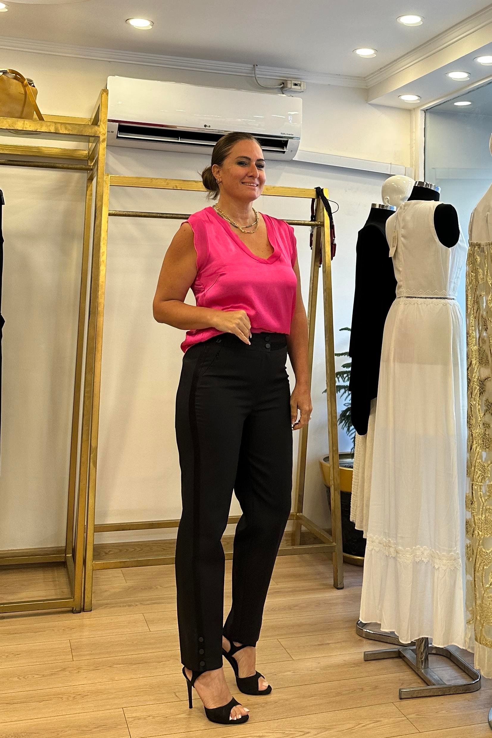 Kolsuz V Yakalı İpek Detaylı Saten Bluz Pembe