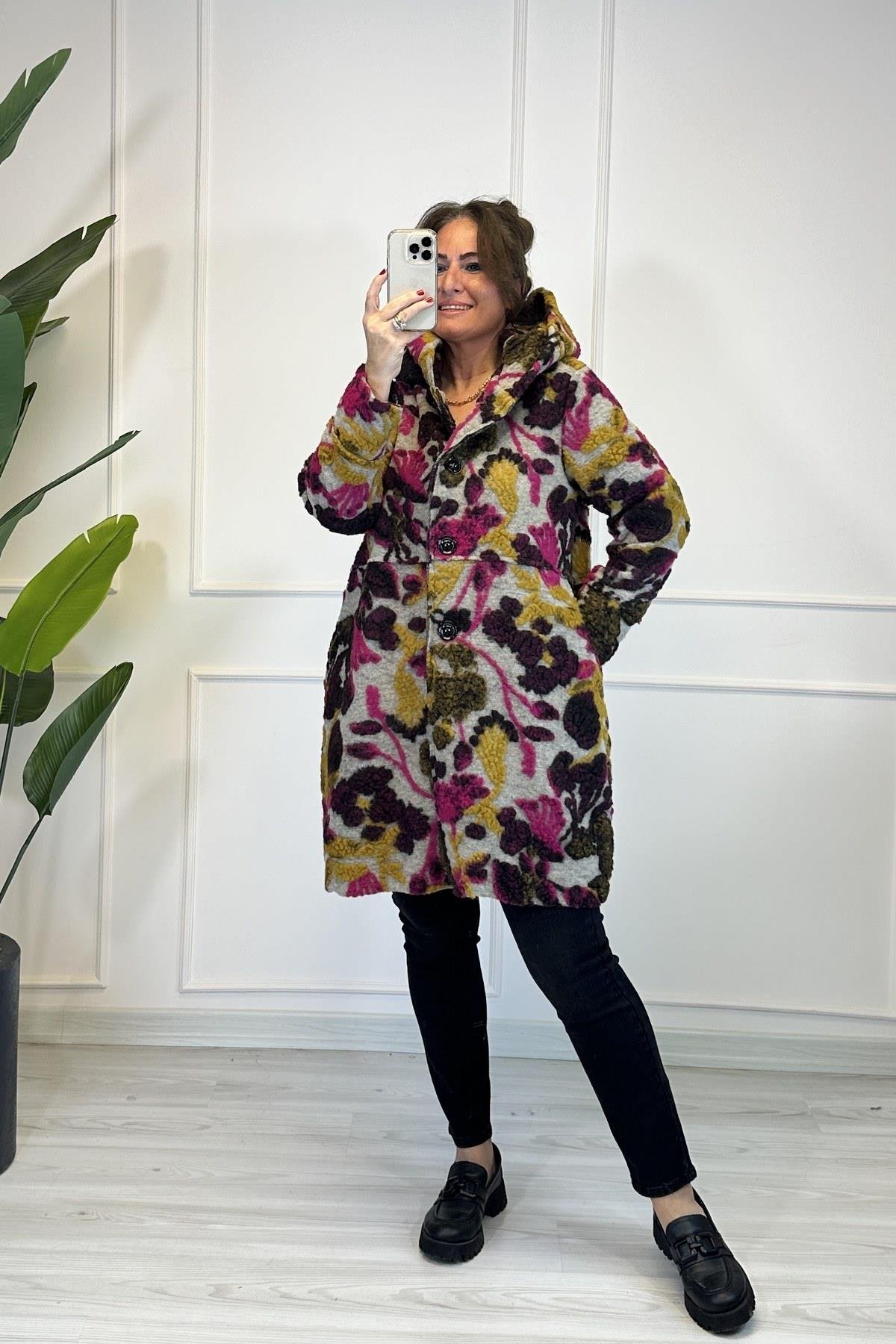 Komple Çiçek Nakışlı İşlemeli Keçe Kaban