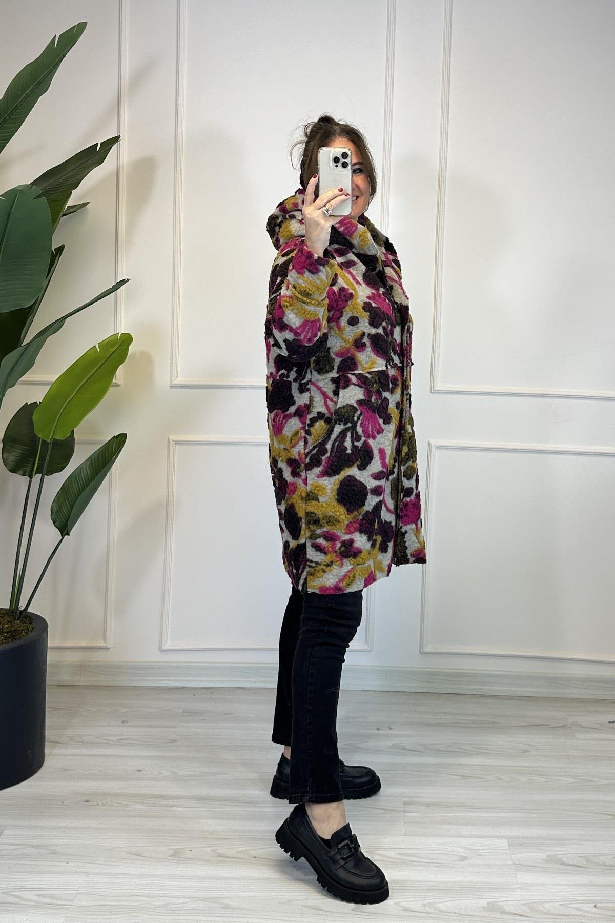 Komple Çiçek Nakışlı İşlemeli Keçe Kaban