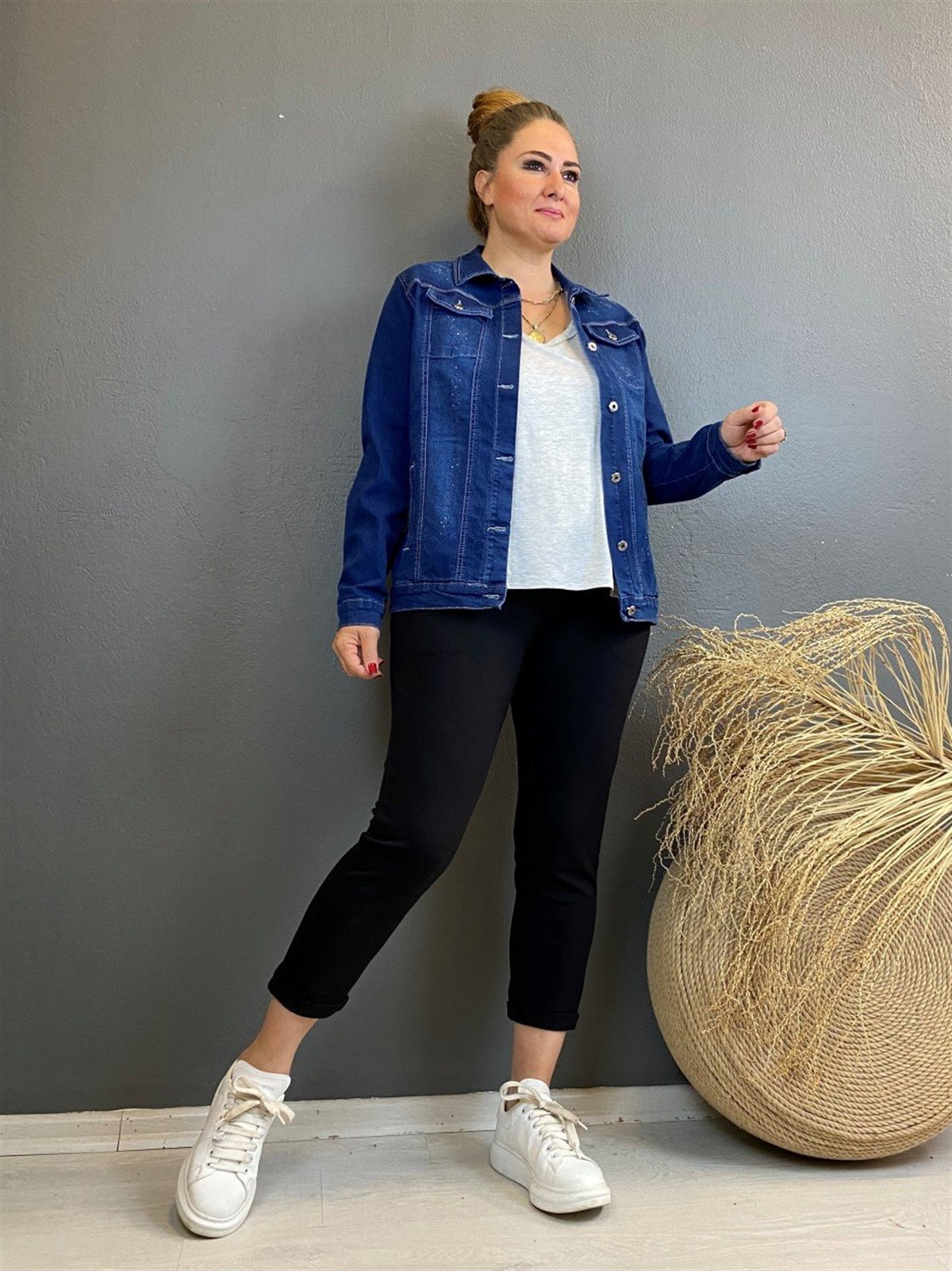 Küçük Taş Detaylı Kot