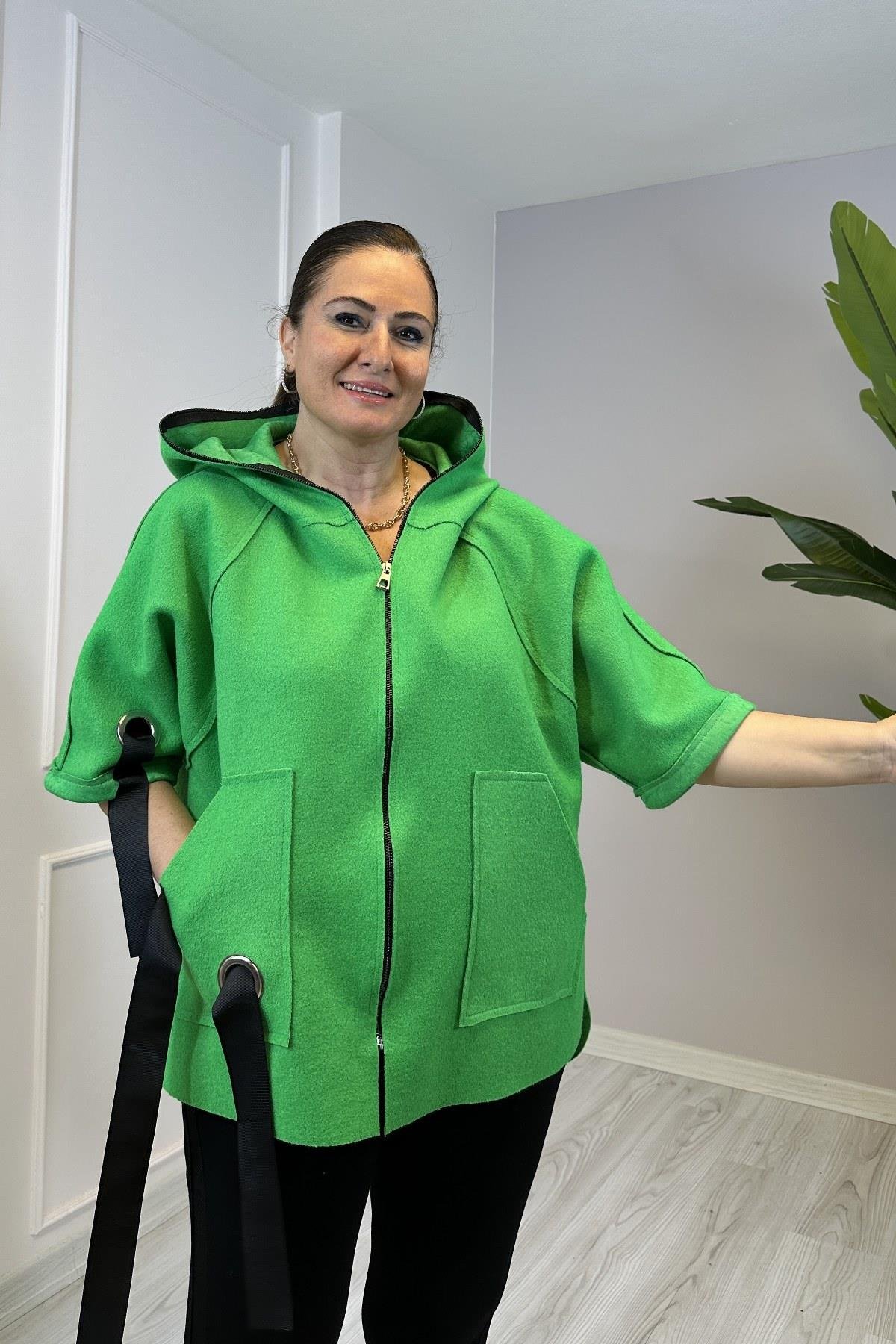 Kurdele Detaylı Keçe Mont Yeşil