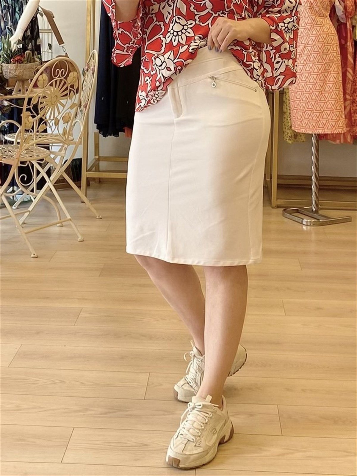 Licralı Kalem Etek Beyaz