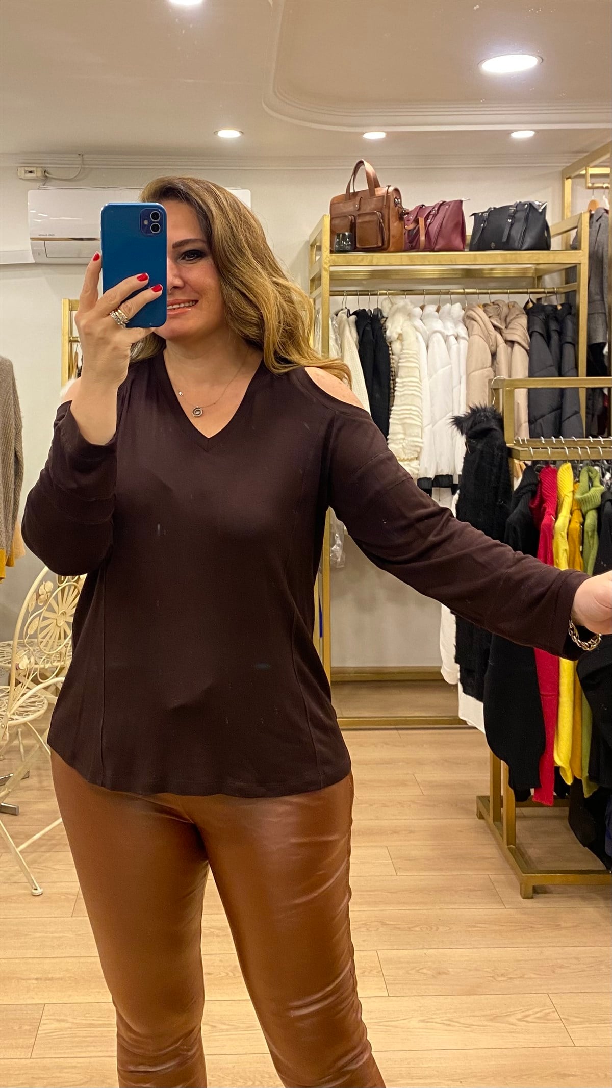 Omuz Pencereli V Yakalı Çift Örme Bluz Kahve