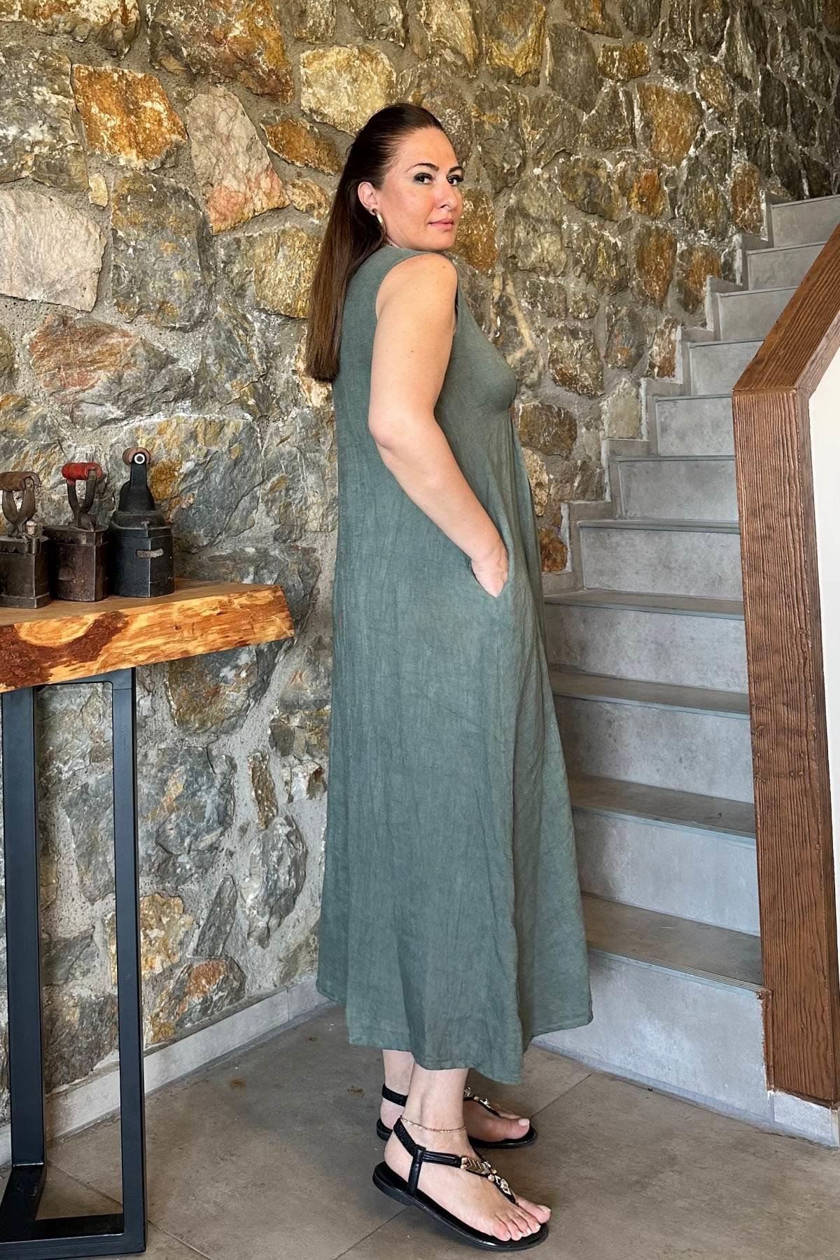 Ön Büzgü Detaylı Kolsuz Maxi Boy Elbise Yeşil