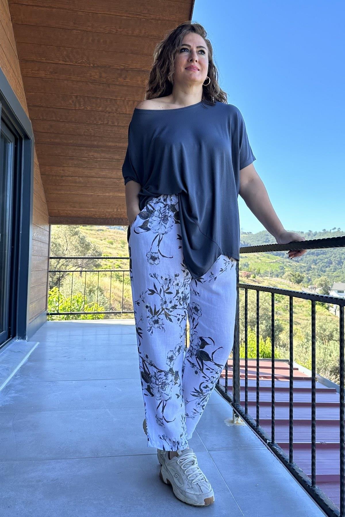 Ön Üçgen Detaylı T-shirt Gri