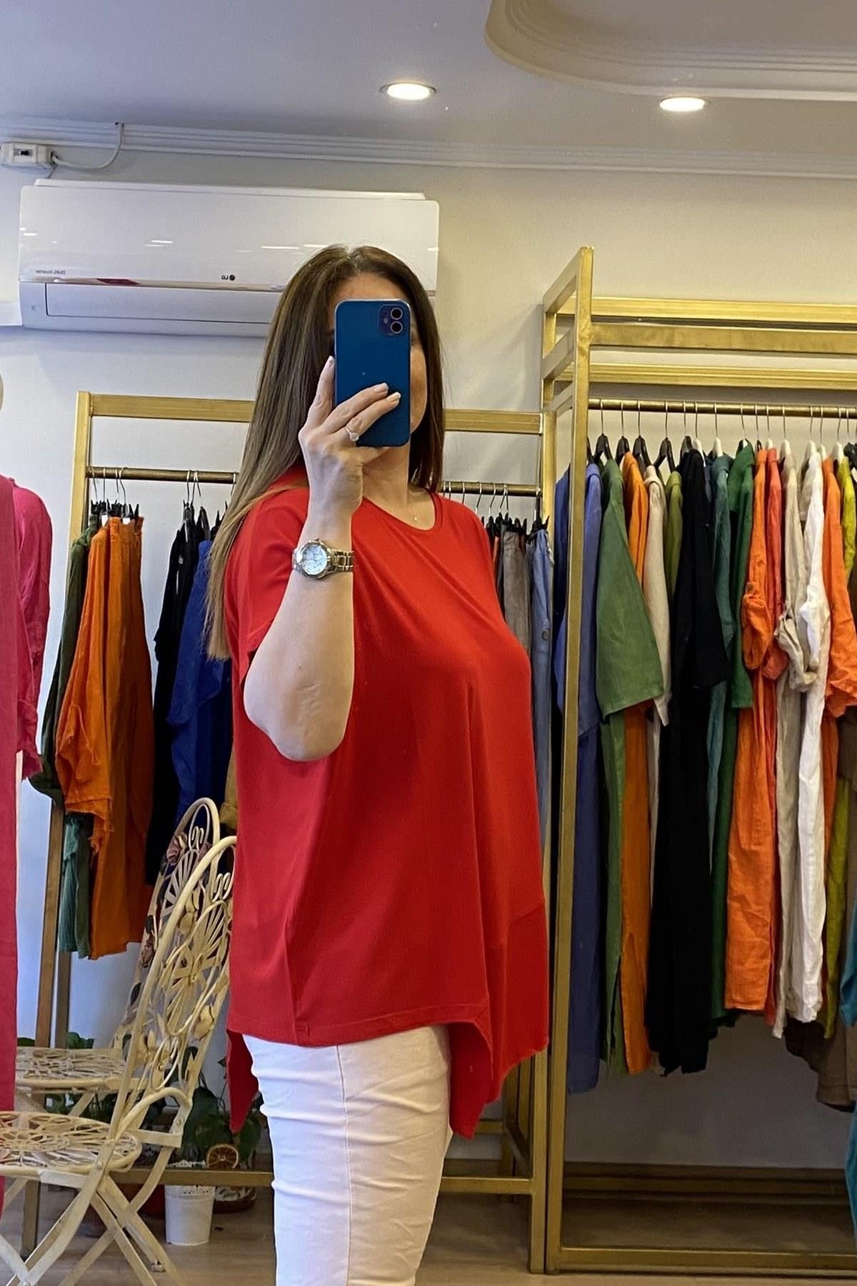 Ön Üçgen Detaylı T-shirt Kırmızı