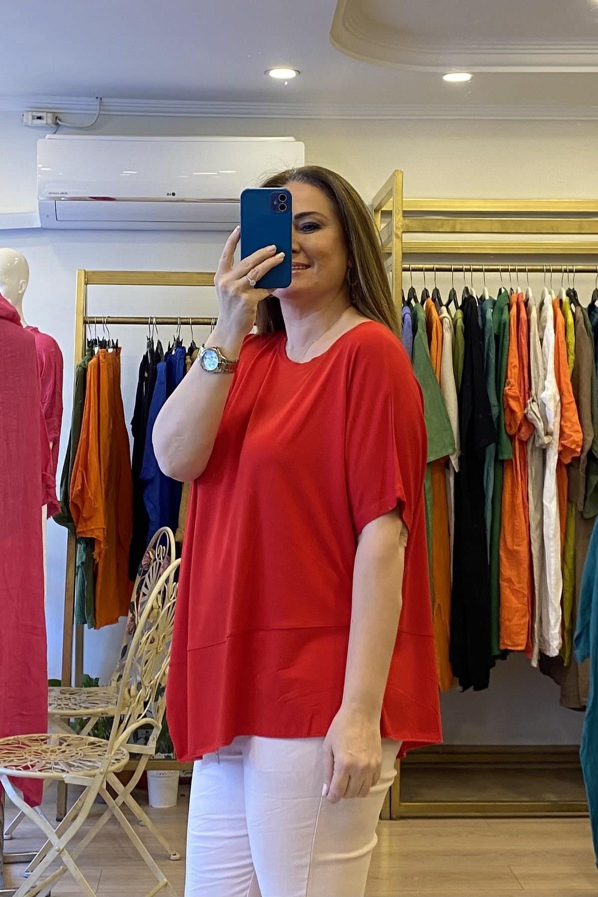 Ön Üçgen Detaylı T-shirt Kırmızı