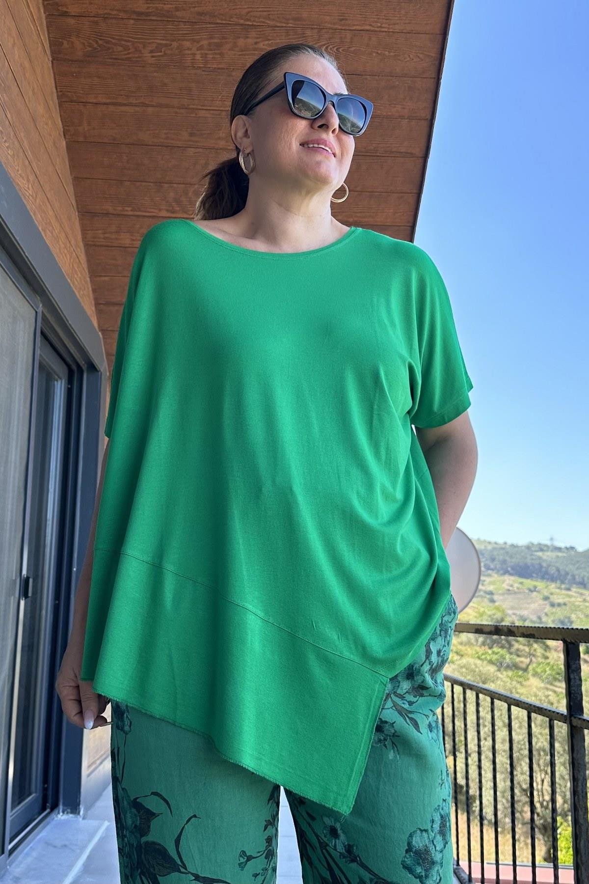 Ön Üçgen Detaylı T-shirt Yeşil